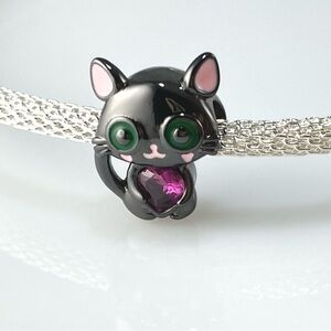 Black Cat with Cubic Zirconia Heart and Enamel Process Charm